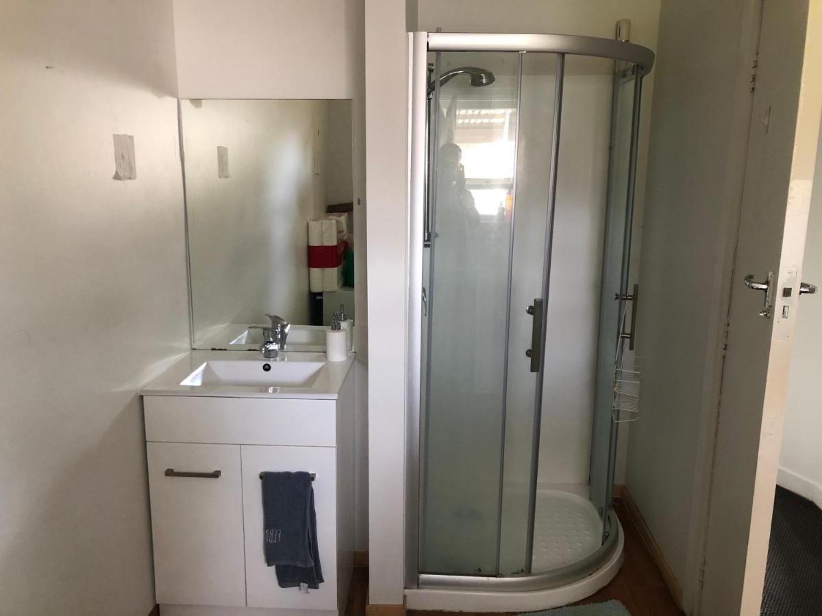 هاملتون Single Room #1 Or #3 - Homestay Family Home - No Breakfast المظهر الخارجي الصورة