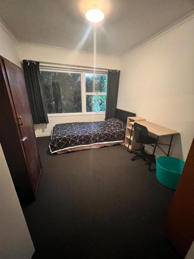 هاملتون Single Room #1 Or #3 - Homestay Family Home - No Breakfast المظهر الخارجي الصورة