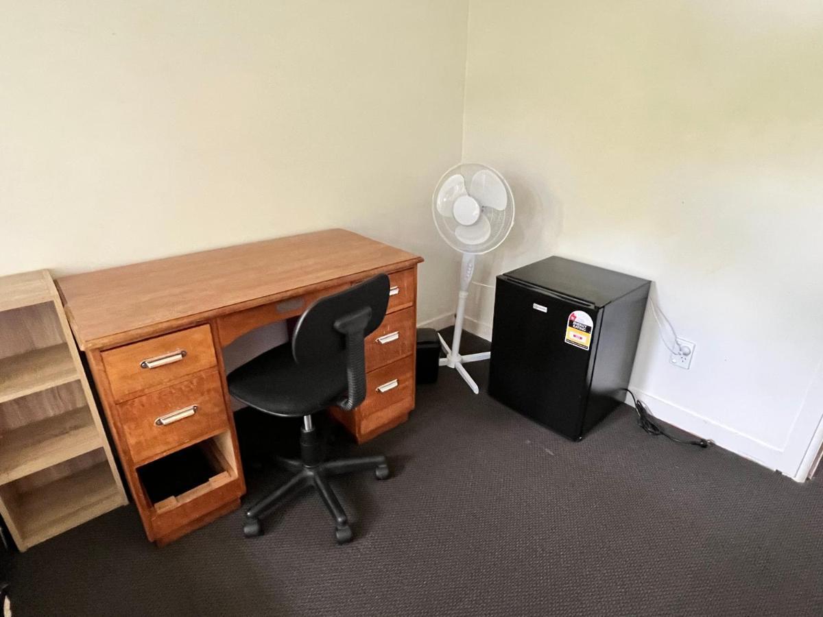 هاملتون Single Room #1 Or #3 - Homestay Family Home - No Breakfast المظهر الخارجي الصورة